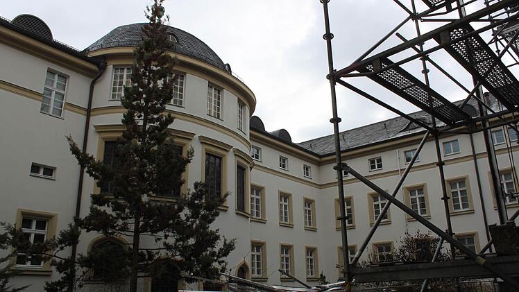 Bleiben erhalten: Kurhausbad und Neumann-Flügel. Foto: Mäuser