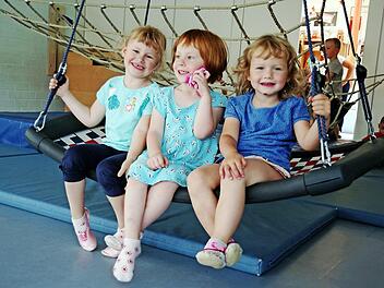 Diese Kinder genießen die die Bewegungsbaustelle.  Foto: Heike Schülein