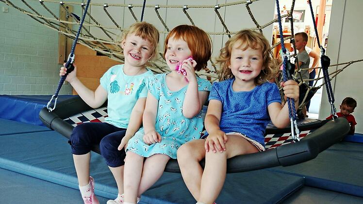 Diese Kinder genießen die die Bewegungsbaustelle.  Foto: Heike Schülein