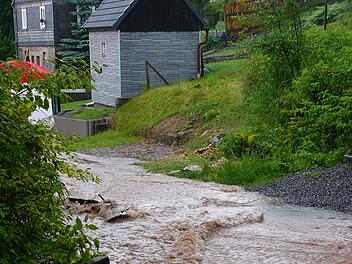 Oft macht Starkregen den Anwohnern des Steinwegs und der Wiesenstraße in Wickendorf zu schaffen. Nun will die Stadt Abhilfe schaffen.