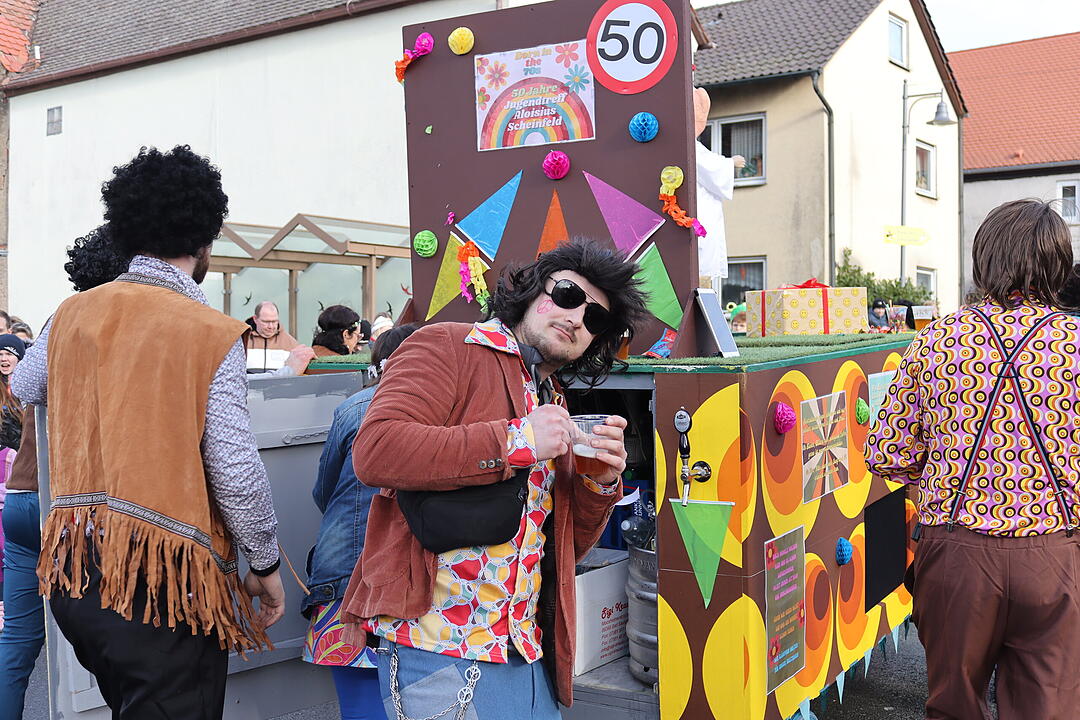 Die Hauptstrasse wurde zur Partymeile