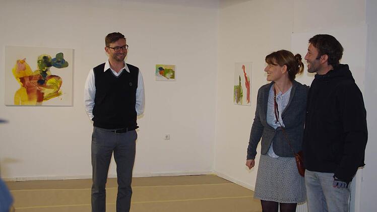 Helge Pfannenschmidt führte in die Vernissage von Lisa Stöhr und René Domke ein. Foto: Heike Schülein