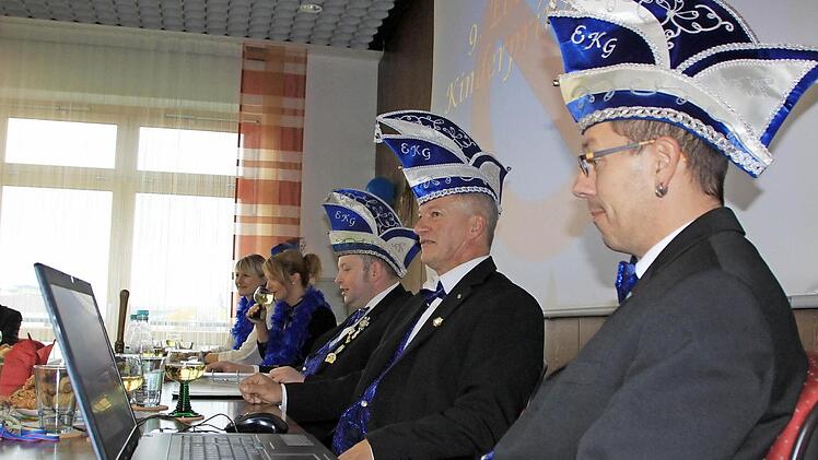 Das Präsidium der Elferratssitzung mit (von rechts) Rainer Hetzel, Günther Walter, Horst Amon, Daniela Klinke und Madlen Groll.
