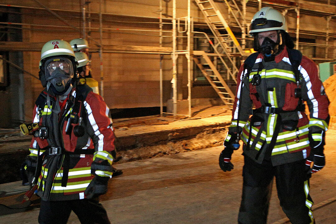 Im Bau befindliches Blockheizkraftwerk fängt Feuer