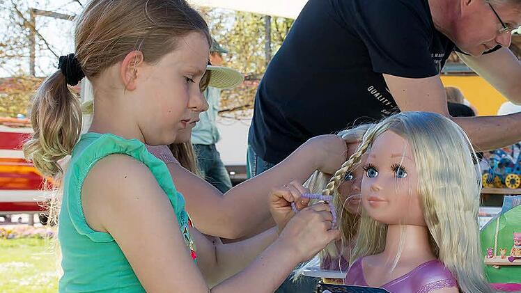 Großes Abschlussfest für Neustadt und seine Kinder: das Piratenfest im Freitzeitpark lockte am Sonntag unzählige Familien an. Foto: Albert Höchstädter