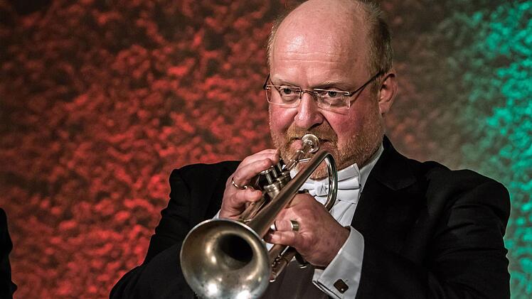 Neujahrskonzert: Das Blechbläserquintett Harmonic (Hans Zellner, Trompete) gastierte im Rathaussaal Rödental. Foto: Jochen Berger