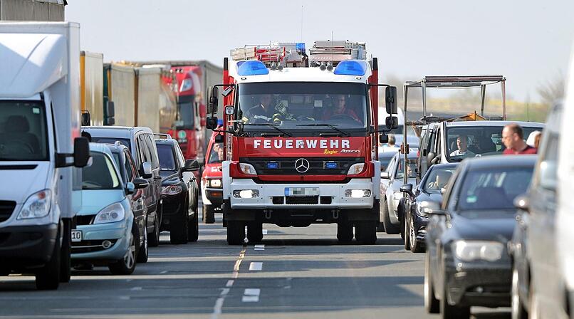 A9-Unfall bei Hormersdorf: Rettungsgassen-&Auml;rger f&uuml;r Einsatzkr&auml;fte