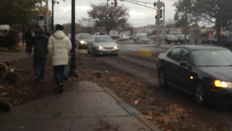 Die Straßen sind nach dem Sturm voller Dreck.