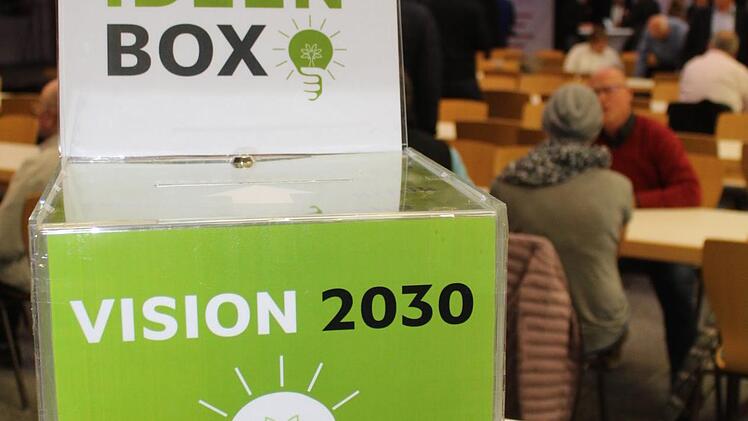 Kehraus mit Einkehr bei Info-Ständen: eine Szenerie zum Ausklang der Veranstaltung