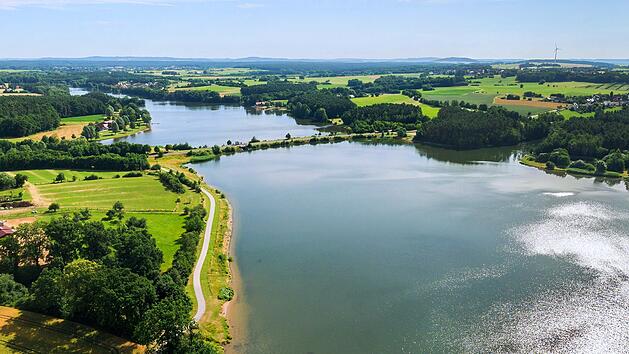 Das Fränkische Seenland beeindruckt auch mit seinem gepflegten und weitläufigen Radwegenetz. Eine senioren- und familienfreundliche Rundtour um den Rothsee begeistert sowohl Touristen als auch Einheimische.