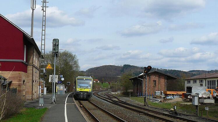 Was die Pläne der Bahn zur Umgestaltung des Bahnhofs betrifft, gibt es nach wie vor harsche Kritik der Untersteinacher Gemeinderäte. Foto: Archiv/Klaus Peter Wulf