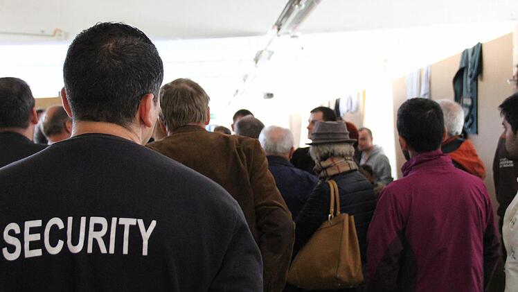 In der vergangenen Woche besuchten Kreisräte die Not-Unterkunft in Bad Kissingen. Foto: Benedikt Borst