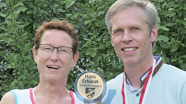 Turniersieger Susanne Will und Jan Schwarzmeier  Foto: SV Neuses