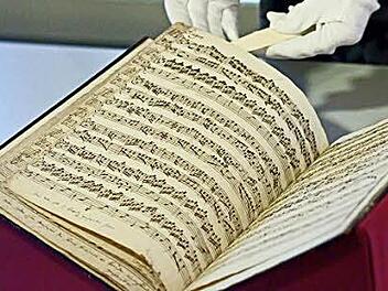 Komponierender Monarch: Diese Sonaten von Friedrich dem Großen wurden in den Coburger Kunstsammlungen entdeckt. Fotos: Jochen Berger