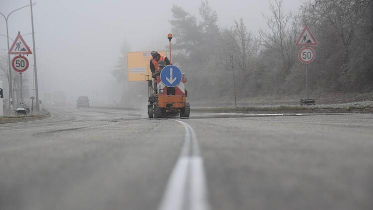 Dann wurde die Markierung gefräst. Foto: Ronald Rinklef