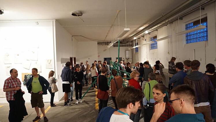 Ausstellung am Donnerstag in der ehemaligen Klempnerei. Foto: Sebastian Martin