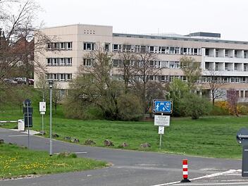 Die Pläne des Bezirks, Teilbereiche des Bezirksklinikums Kutzenberg zu schließen, beschäftigen den Petitionsausschuss des bayerischen Landtags. Von der Schließung - der Bezirk spricht von einer Verlagerung - betroffen ist unter anderem die Orthopädie (unser Bild). Foto: Matthias Einwag