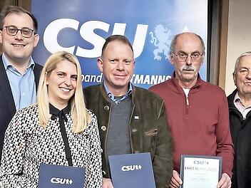 Landrat Thomas Bold, Ortsvorsitzender Florian Atzmüller, Ruxandra Atzmüller, Marcus Scholz, Otto Winter, Kurt Selbert, Winfried Heim, Landratskandidat Mario Götz.