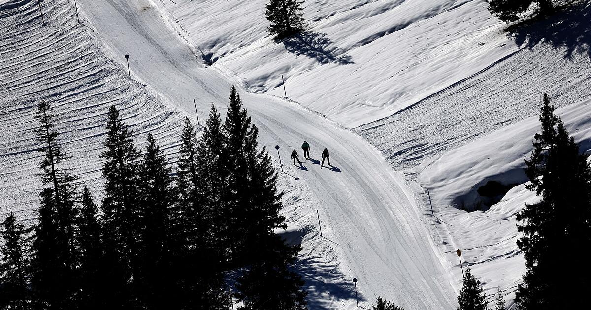 Warten-auf-Winter-Kunstschnee-rettet-Skipisten