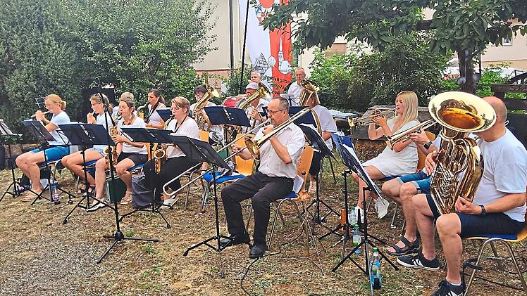 Die Musikvereinigung Machtilshausen sorgte mit bekannten Polkas, M&auml;rschen und fr&auml;nkischen Melodien f&uuml;r beste Stimmung beim SaaleMusicum. Dieter Densch