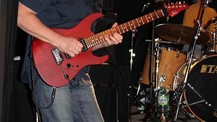 Dieter Roth bei einem seiner vielen Gitarren-Soli.