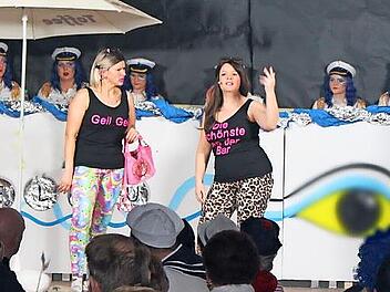 Die L&auml;sterschwestern ernteten viel Applaus.