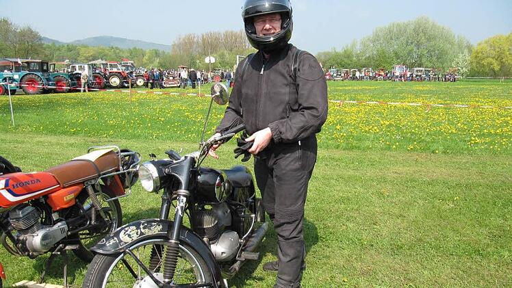 An die 100 000 km hat die DKW von Lothar Dumproff schon runtergefahren - sie ist Baujahr 1954