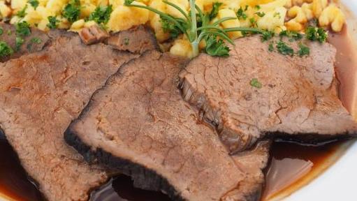 Wir haben unsere Nutzer gefragt, wo es den besten Sauerbraten gibt. Symbolbild: pixabay.com/Hans