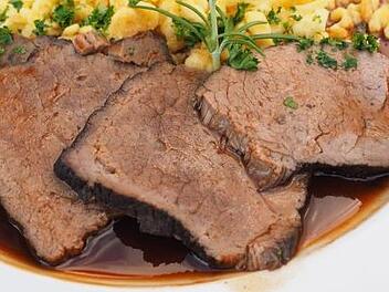 Wir haben unsere Nutzer gefragt, wo es den besten Sauerbraten gibt. Symbolbild: pixabay.com/Hans