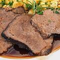 Wir haben unsere Nutzer gefragt, wo es den besten Sauerbraten gibt. Symbolbild: pixabay.com/Hans
