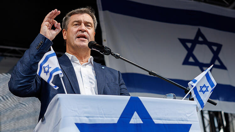 Nürnberg: Söder spricht auf großer Kundgebung mit über 2000 Menschen vor Ort - "Bayern steht fest an der Seite Israels"