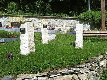 Bald gibt es Wiesenurnengräber mit Stein-Stelen auf dem Städtischen Friedhof in Kupferberg. Foto: Klaus-Peter Wulf