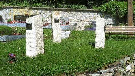 Bald gibt es Wiesenurnengräber mit Stein-Stelen auf dem Städtischen Friedhof in Kupferberg. Foto: Klaus-Peter Wulf
