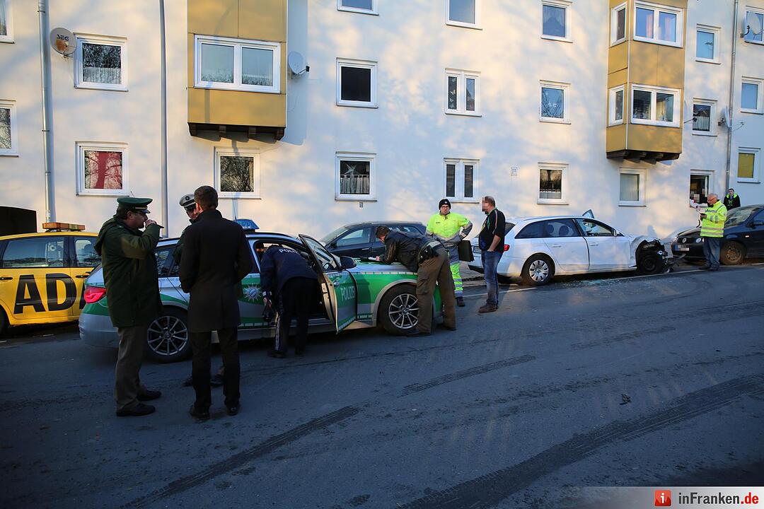 Schwerer Unfall im Stadtgebiet Hof ? Mehrere Fahrzeuge beteiligt
