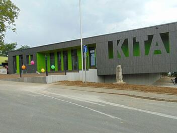 Im neuen Kindergarten in Gräfenberg fehlt bereits jetzt eine  Krippengruppe. Die Kindergartenkinder werden künftig ein Klassenzimmer in  der Schule bekommen. Denn dort fehlen Kinder. Foto: Petra Malbrich