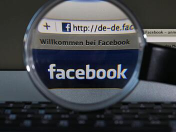 Unbedachte Handlungen auf Facebook haben reale Konsequenzen. Symbolfoto: Oliver Berg/dpa