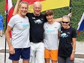 Allen Grund, gut gelaunt zu sein, hatten (von links) Horst Schubert, J&uuml;rgen Bruhn, Ute Becker und Marlies Fischer. Foto: privat