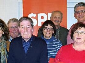 Martina Stamm-Fibich (l.) und Norbert Lamm (hinten r.) nahmen die Ehrungen vor. Foto: privat