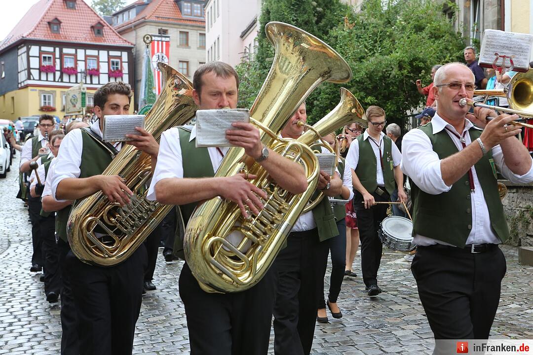 Kronacher Freischießen: Schützenauszug