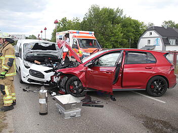 Verkehrsunfall auf dem Hohenzollernring: Medizinischer Notfall sorgt für Frontalcrash