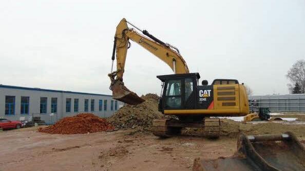 Ein gro&szlig;es Bauprojekt wurde auf dem Gel&auml;nde der Neunkirchner Achsenfabrik gestartet. Foto: Petra Malbrich
