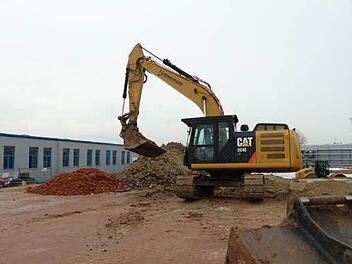 Ein großes Bauprojekt wurde auf dem Gelände der Neunkirchner Achsenfabrik gestartet. Foto: Petra Malbrich