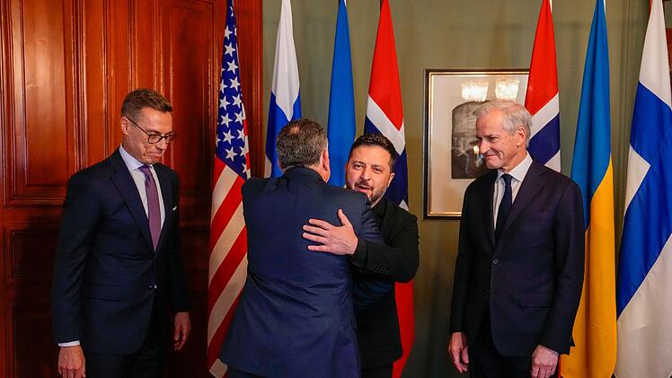 Ukraine-Krieg - Selenskyj zu Gespr&auml;chen in Oslo