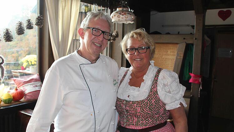 Wie man sie kennt: Christina und Markus Kneipp verabschieden sich nach 14 Jahre als Wirte des Neustädter Hauses. Foto: Thomas Pfeuffer