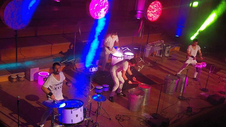 Die Percussion-Show "Drum Stars" im Max Littmann-Saal war ein Fest für Augen und Ohren. Foto: Klaus Werner