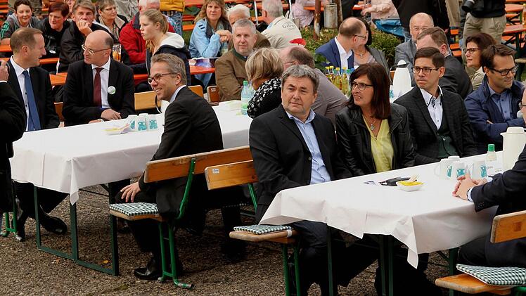 Blick in die Reihen der Ehrengäste