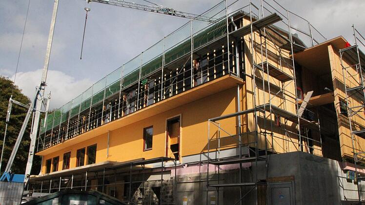 Auf dieser Seite fehlt die Holzfassade noch. Foto: Ulrike Müller