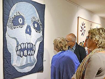 War einer der Höhepunkte im Museumsjahr 2015: die dritte Auflage der Kunstreihe "Art in B - Kunst in Buttenheim" mit Arbeiten des renommierten amerikanischen Quiltkünstlers Ben Venom. Fotos: Andrea Spörlein