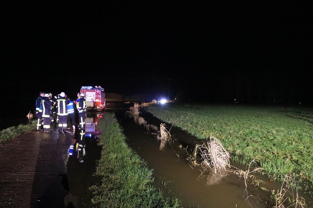 Betrunkener Autofahrer versinkt bei Bamberg in Hochwasser