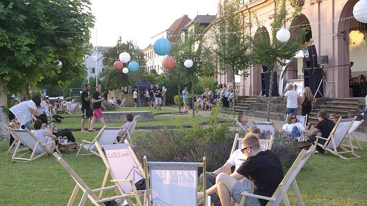 "Elotail" wartete im Garten des Kellereischlosses mit Elektro-Pop, Cocktails und Chillen auf. Winfried Ehling